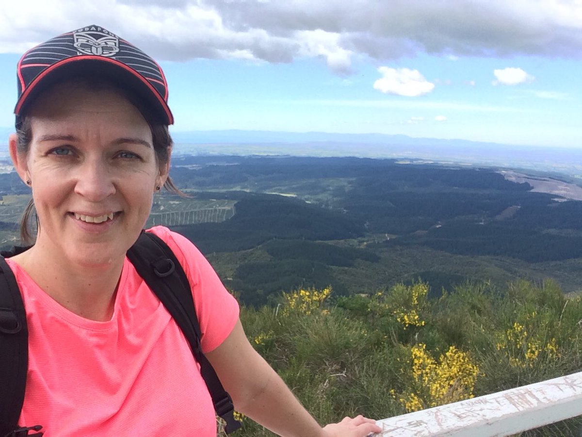 suzikyla23's tweet photo. No Monday morning blues when you're on a mountaintop! Dog optional but recommended #mtgrey #tedthedog https://t.co/v2F8n7fTxM