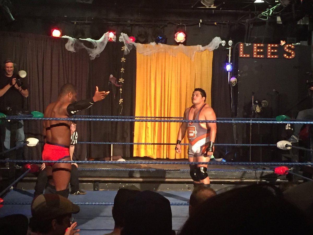 Main event @Lucha_TO