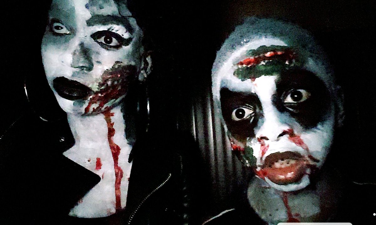 What do you choose trick or treat?😈<a href="/san100bree/">100San</a> <a href="/vickydp05/">De Proost vicky 🌻</a> <a href="/HautphenneJ/">Julie Hautphenne</a> @LLantaki <a href="/NeufcoeurV/">Valérie Neufcoeur</a> @ludivinezg <a href="/e_adiceam/">Émilie Adiceam</a> <a href="/RombautKarin/">Karin Rombaut</a>