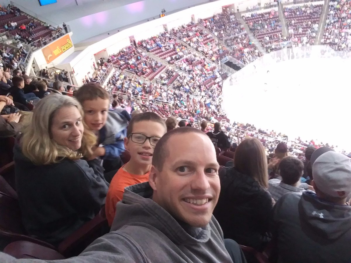 nmsmith13's tweet photo. The Smiths enjoying the Bears.  #DefendTheDen https://t.co/mi2ZyDPo7v
