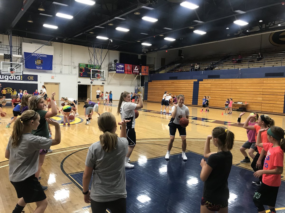UWECWBB's tweet photo. It was a great day to be a Blugold! All 90 of our Blugold Buddies worked hard and improved today! #PrettyGoodisPrettyBad #LetsRise https://t.co/4SDUUwXHTX