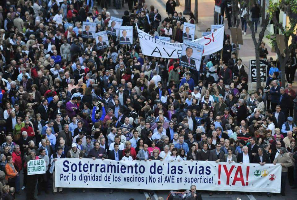 colmejm's tweet photo. ÚLTIMA HORA: El PP politiza la Plataforma Pro Soterramiento y exige NO al AVE en superficie 😁 https://t.co/RabskWHVJL