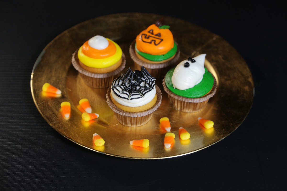 Get caught in our web this #Halloween with our wickedly boo-tiful themed treats! Which one is your favorite?