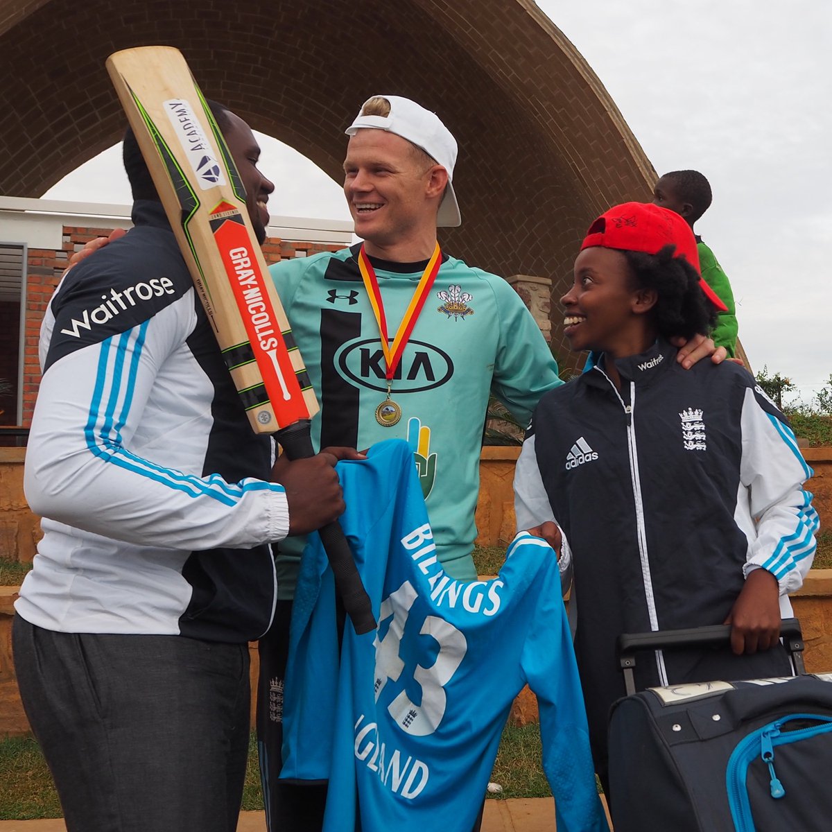 SportaGroup's tweet photo. #CricketBuildsHopeโs newest fan, @sambillings, donates a full kit bag of his own @englandcricket equipment to @rwandacricket ๐ #CaptainEric https://t.co/XrKBKeLvUt