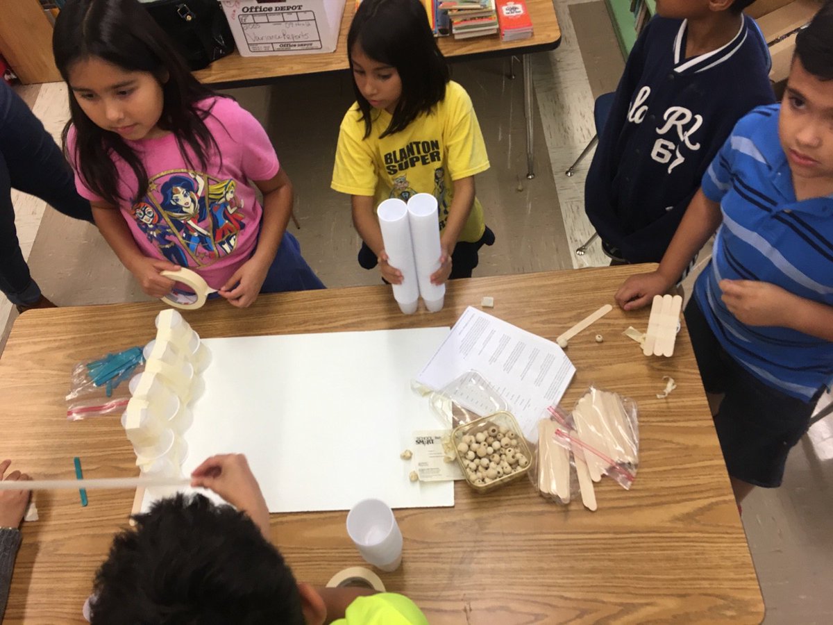 blantonBASE's tweet photo. What size to use...ACE students planning. #LOAFLUORENGINEERINGCHALLENGE #LightsonAfterschool @tx_post https://t.co/tVRrNDtyli