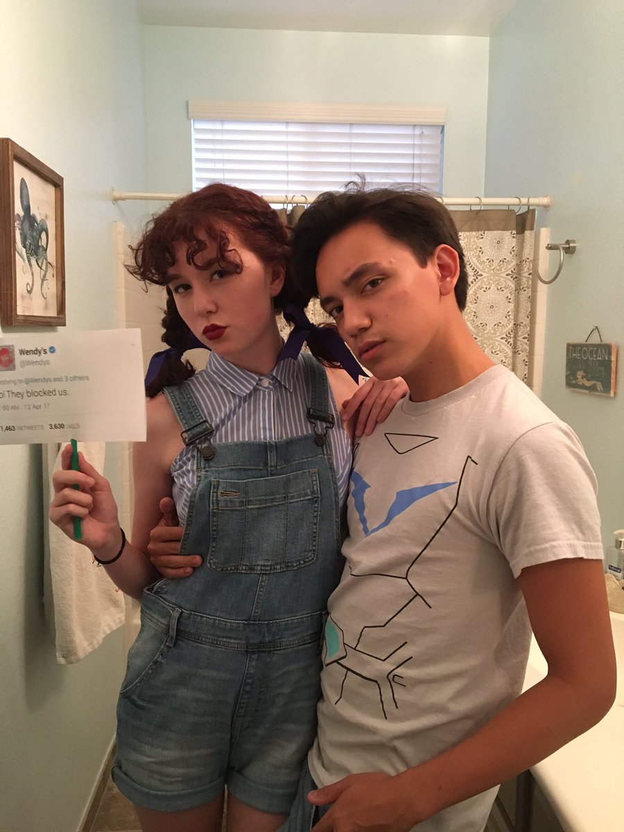 shaelincar's tweet photo. I may not work at @Wendys, but I'm out here serving looks 🍔 https://t.co/IGRO1mmHao