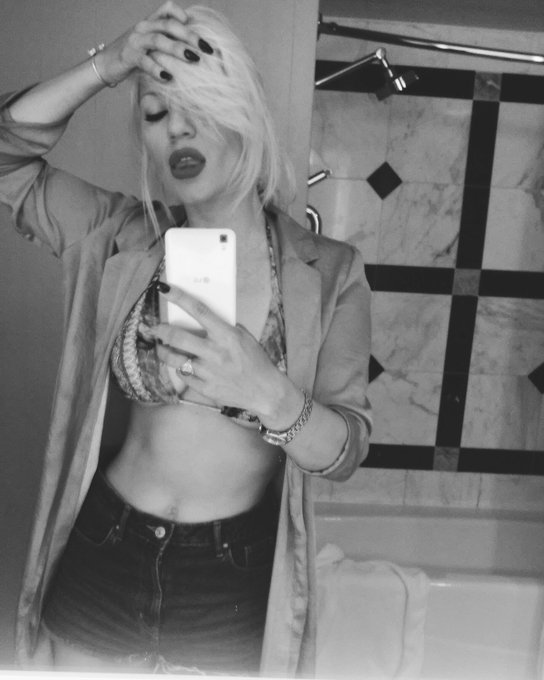 Give me alls da Vegas. https://t.co/SsHo5NLeRS<a href="/tag/happyhumpday"class="tags"><span>#happyhumpday</span></a>