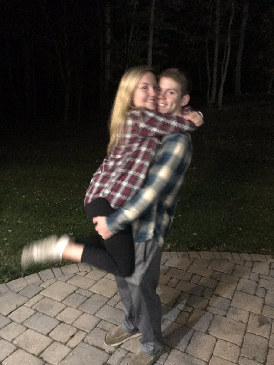 halebale17's tweet photo. You don't find love , love finds you💛 #mine #halloweeknd https://t.co/9dMf1Wt0KG