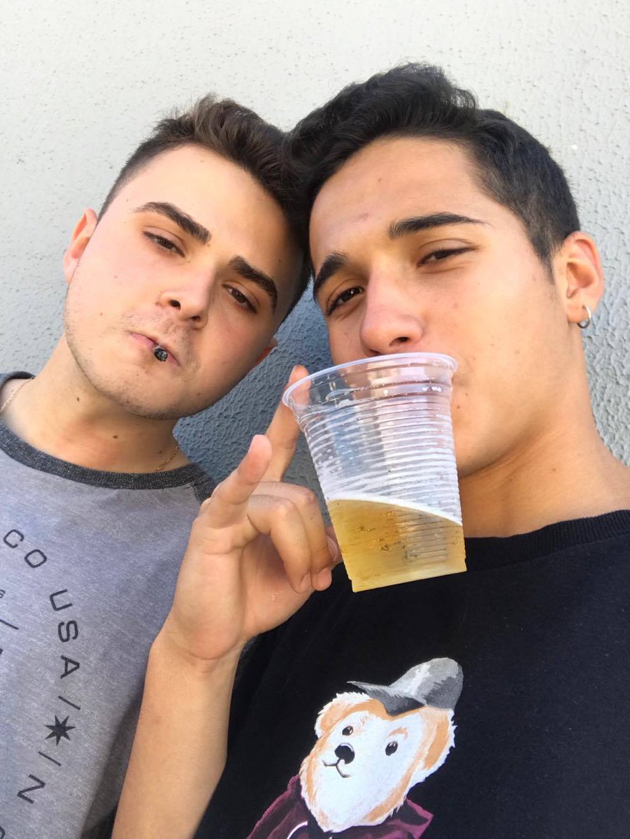 JaaooVitor's tweet photo. #gutofragante #cubrero #xxxtentacion https://t.co/AmZcrDSBPu
