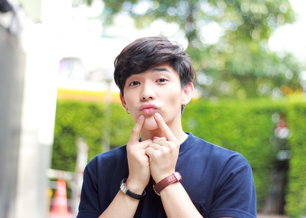 leethanatfamily's tweet photo. คิดถึงกันไหมจ๊ะ?😗 เสาร์อาทิตย์นี้ จะได้กลับมาเจอกันแล้วนะ รอดู #secretsevenseries #mydearloserseries  #MonsterRomance กันต่อฮะ❤ @thanat_lee https://t.co/CeWxUTVJKF