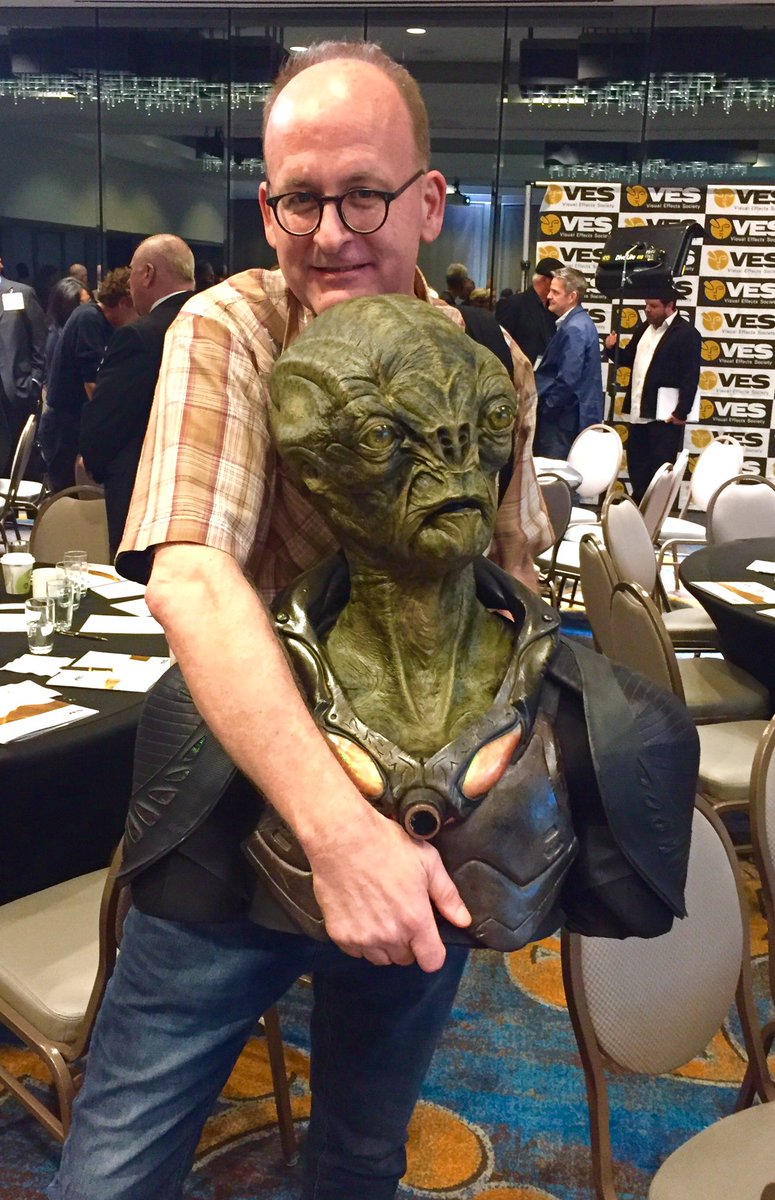 VFXSociety's tweet image. Say hello to my little friend! #Cochise @FallingSkiesTNT @mastersfx #VESSummit