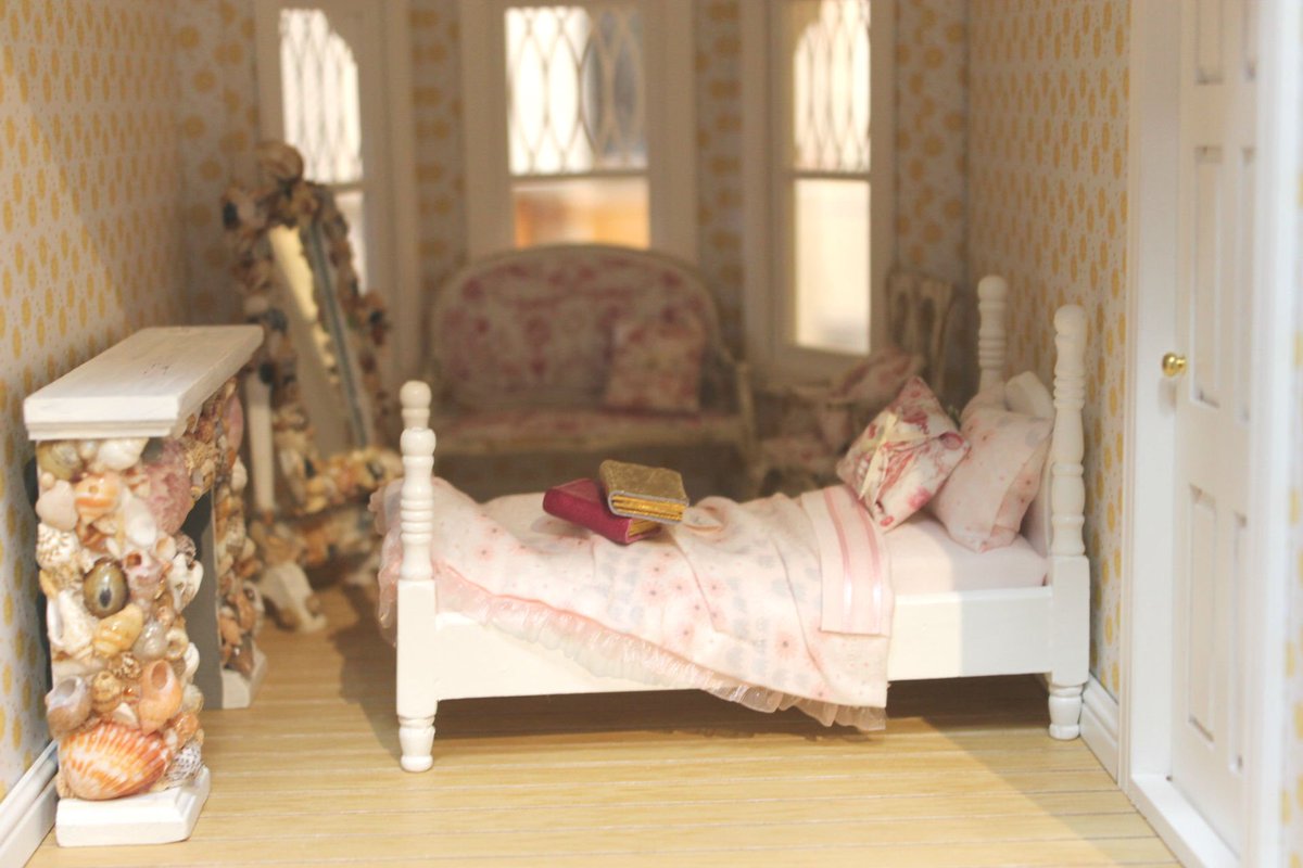 TLDollhouseC's tweet photo. Dream of #summer in this beach-inspired bedroom. #mini #miniature #dollhouse #minifurniture #shopmpv  
https://t.co/i2qcxvtdY2 https://t.co/6g4cqiuYqn