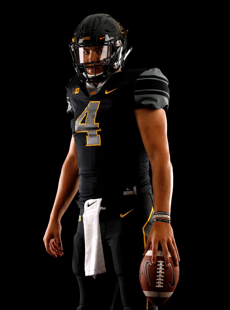 iowa hawkeyes blackout jersey