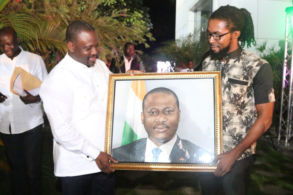 SOROKGUILLAUME's tweet photo. La CRUSH-PARTY! Les jeunes sur les réseaux sociaux sont formidables et magnifiques. Tout simplement. J’ai kiffer. https://t.co/DXoNPXT2Rj