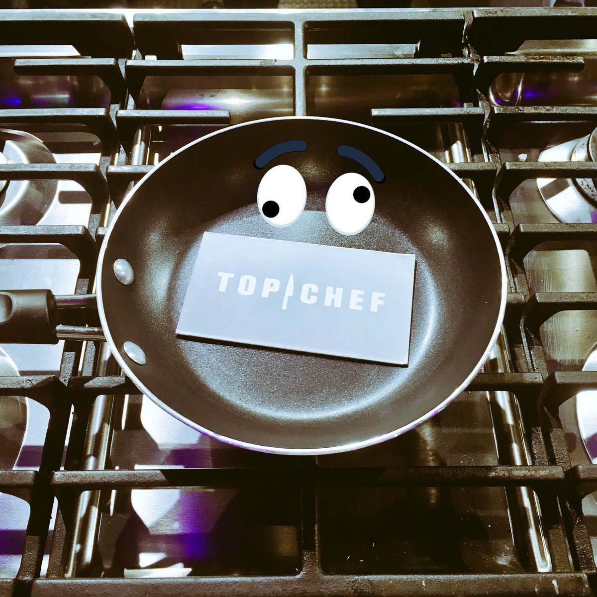 En unos minutos sabrás el contenido de este sobre. El Episodio 9 de <a href="/TopChefSV/">Top Chef El Salvador</a> por canal 4. #TopChefSV