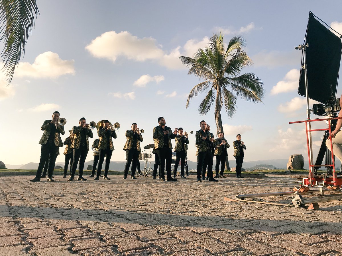 adictivaoficial's tweet photo. Empezamos grabación del video #EstaEsTuCanción nuestro nuevo sencillo 🎬🎥 https://t.co/qSzlwCLKEN