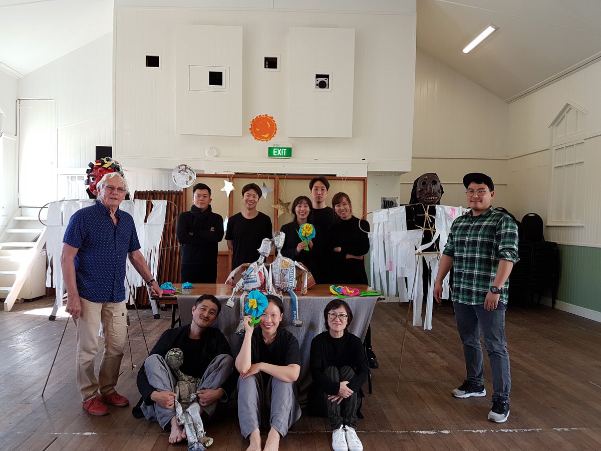 Little Dog Barking welcomed 9 South Korean artists to Paekakariki last week. Performance Group Tuida came to NZ to work with Peter Wilson.