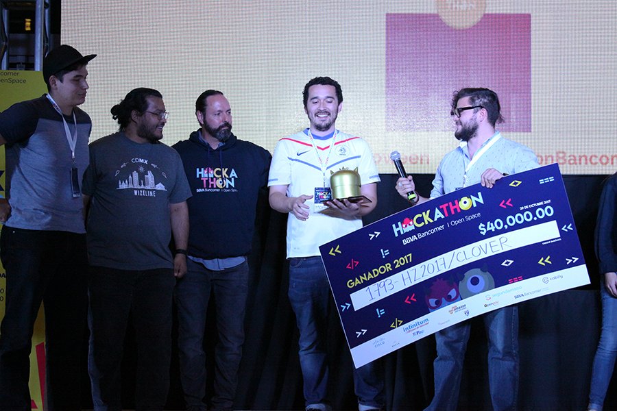 BBVA_Mex's tweet photo. Y finalmente...
¡El gran ganador de la noche es Clover! Muchas felicidades al campeón del 🥇👾#HackathonBancomer 2017 https://t.co/gFFxgsGtfl