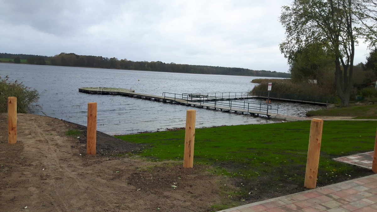 Am Wochenende wurde die neue Badestelle in Priepert feierlich vor ca. 100 Gästen und Einwohnern eröffnet. mecklenburgische-kleinseenplatte.de/aktuelles/prie…