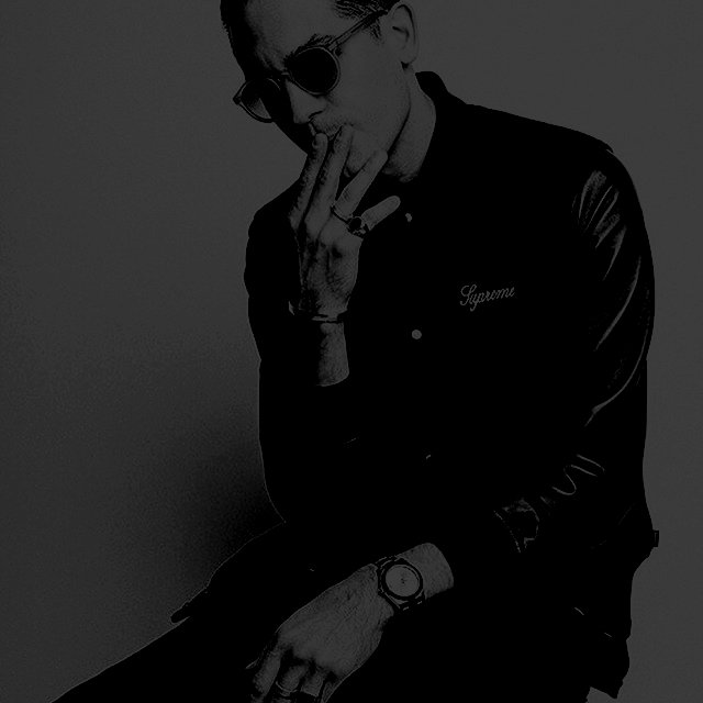 2910;   

        La ignorancia es una dicha cuando estas cansado de medio siglo.
  La vida es muy corta, tratando de sostenerlo todo junto.