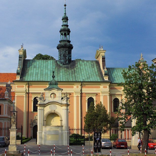 PolandTravel_UK's tweet photo. Sandomierz #travel #travelblogger #Poland #wtmtravels #rsa_streetview #urbanromantix #pocket_world #princely_shotz #architecture #artysty… https://t.co/CA0Zp3icRD
