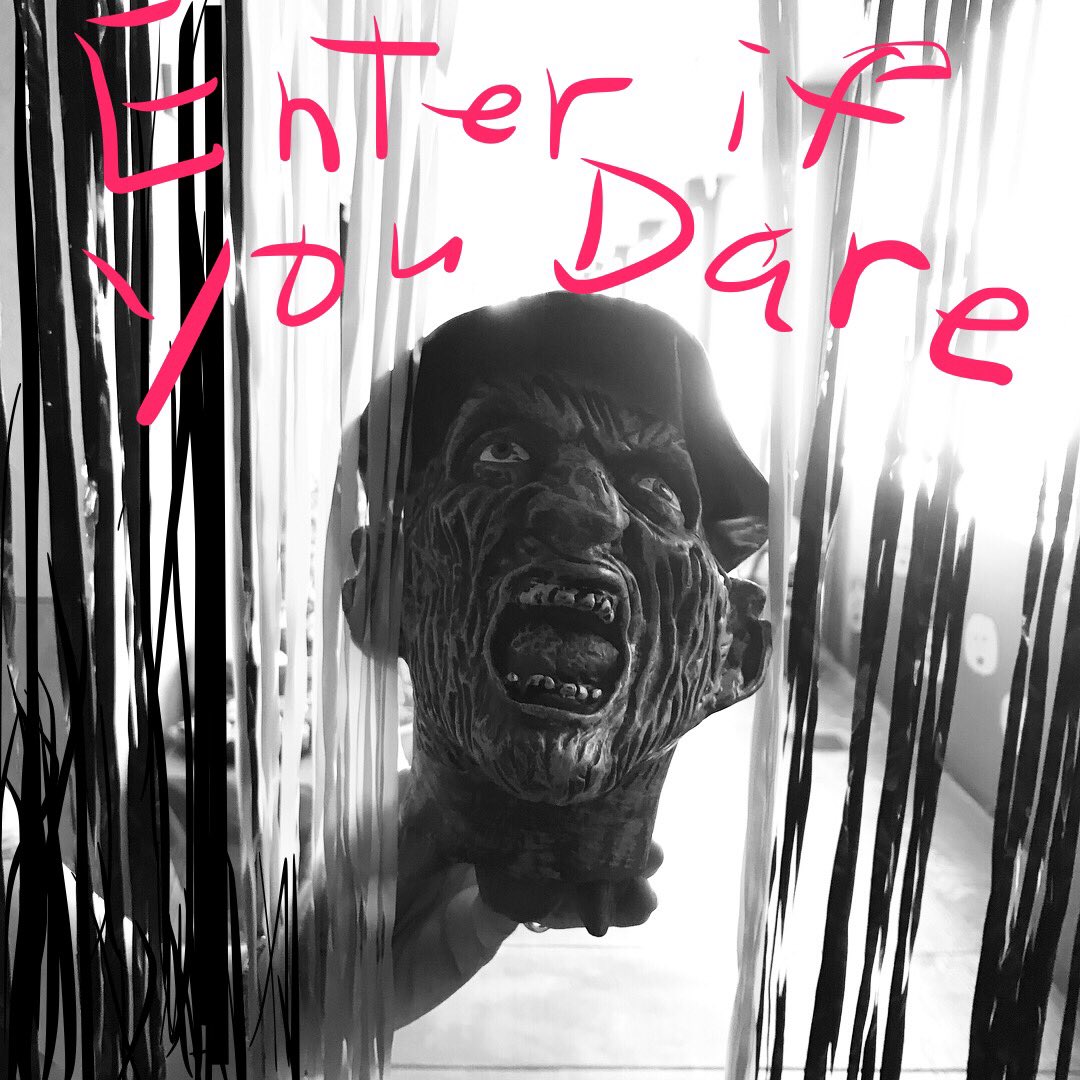 sfusdjeanparker's tweet image. Calling all superheroes, villians, and monsters of all kinds, our spooky hallway is ready for some Halloween fun! #octobermagic #sfusd