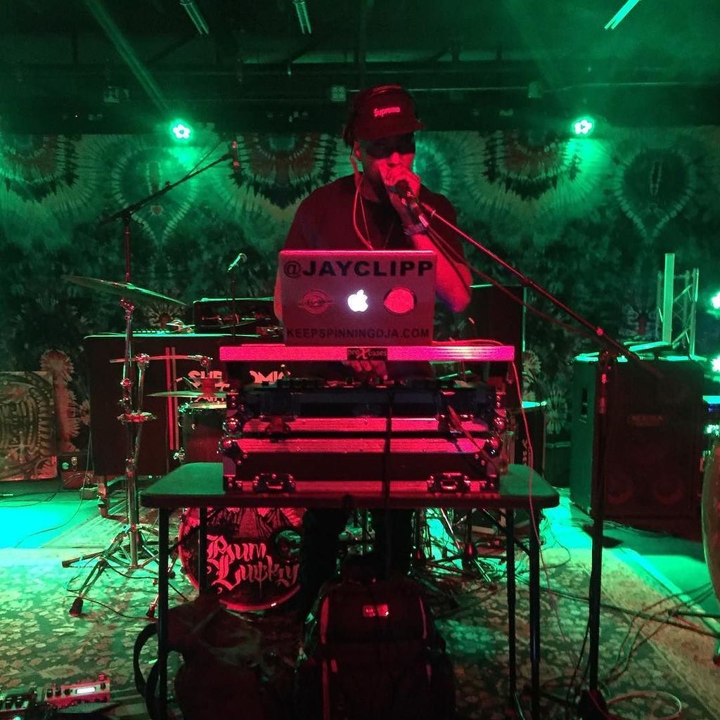 marcwill's tweet image. watching @jayclipp rock out before @bumluckymusic and the #upsetter @lee_scratch_perry at @deepellumartco  #bucket… ift.tt/2z1K1dP