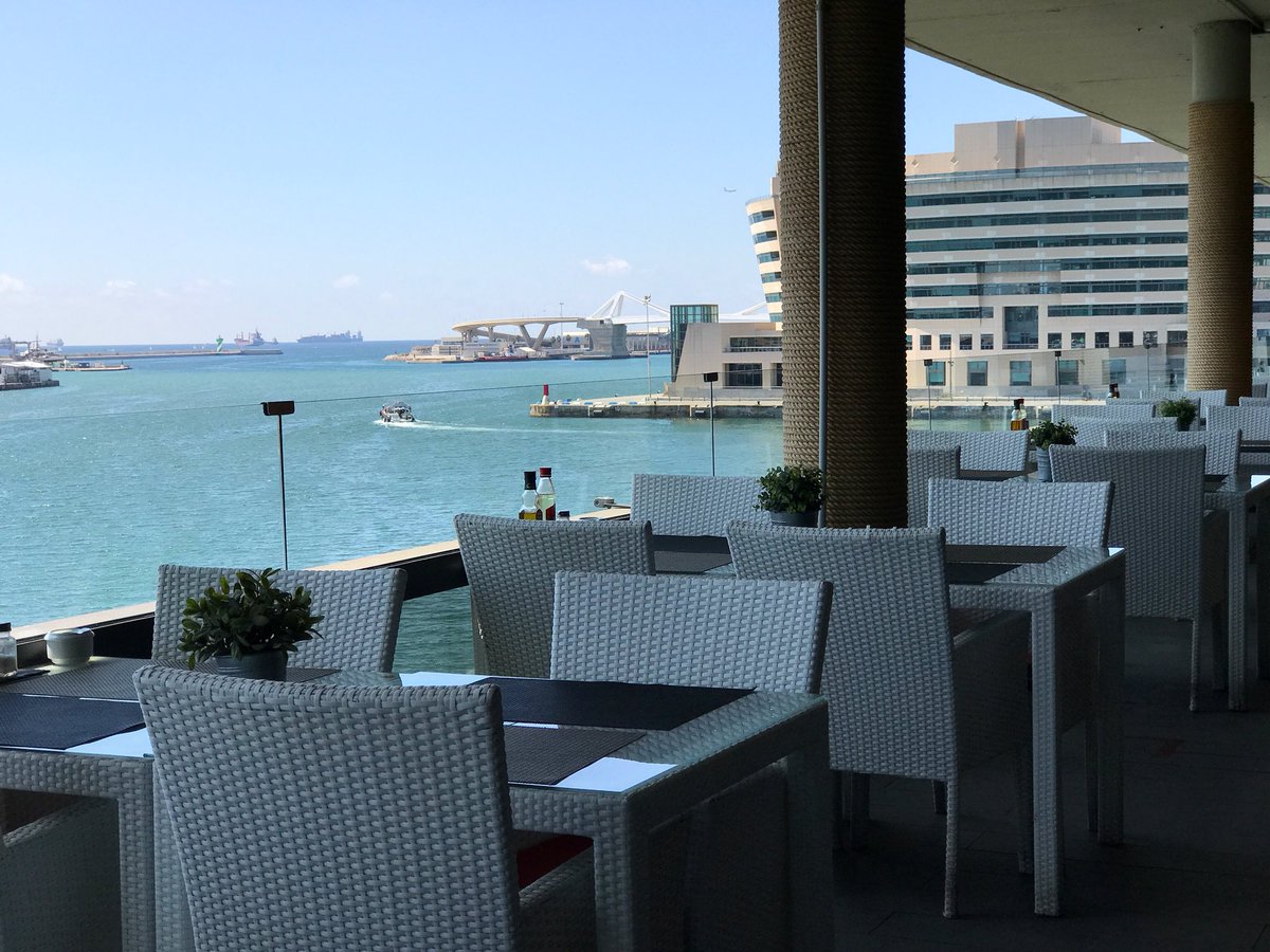 Feliz Lunes y una excelente semana para todos nuestros clientes 😁⚓️ #restaurant #mirandoalmar #maremagnum #barcelona #catalunya #marmediterráneo  #mediterraneanfood