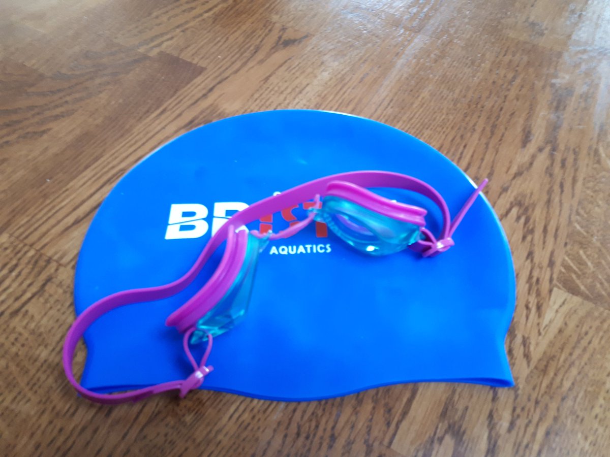 Rachel Crossley (@mithbe) on Twitter photo Left poolside after the <a href="/BristolAquatics/">Co Bristol Aquatics</a> open meet yesterday. Will pass to club desk this evening. Left poolside after the <a href="/BristolAquatics/">Co Bristol Aquatics</a> open meet yesterday. Will pass to club desk this evening.