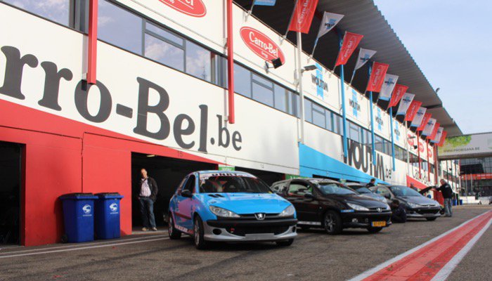 Altijd al willen racen? De <a href="/dnrtnl/">DNRT Nederland</a> @206gticup is je ultieme kans! "Van straat(schoffie) naar circuit(coureur)" goo.gl/gtXwRs