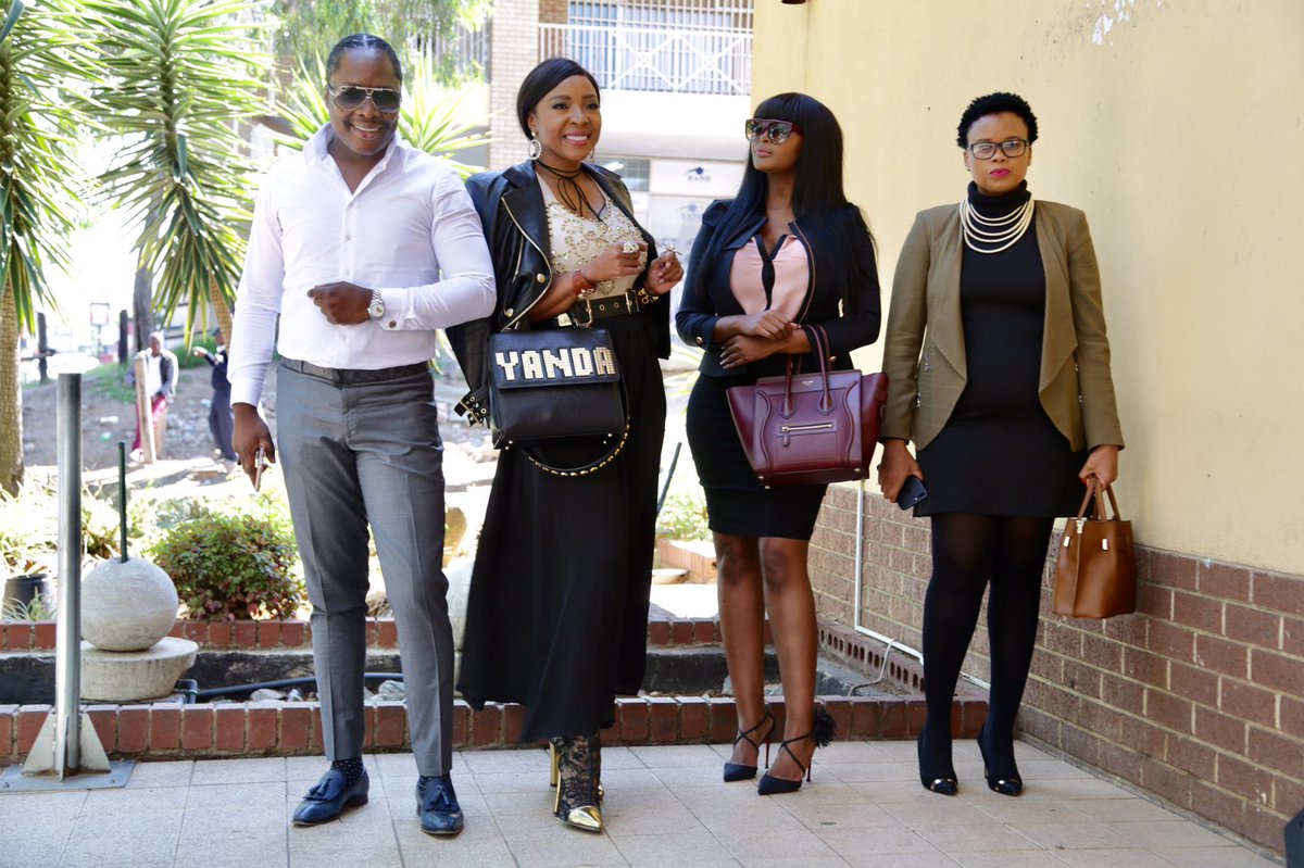 UyandaM's tweet image. Cheers to my great friends for always being there for me all the way🎊💓😘 @Simps_majola @SinazoYolwa &amp;amp; @Pheladimoatshe 💞  #UyandaItsOn