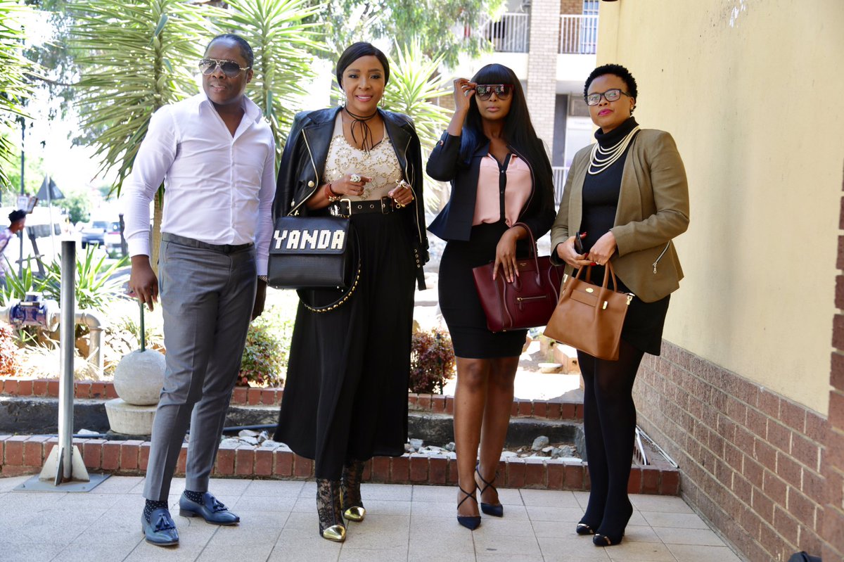 UyandaM's tweet image. Cheers to my great friends for always being there for me all the way🎊💓😘 @Simps_majola @SinazoYolwa &amp;amp; @Pheladimoatshe 💞  #UyandaItsOn