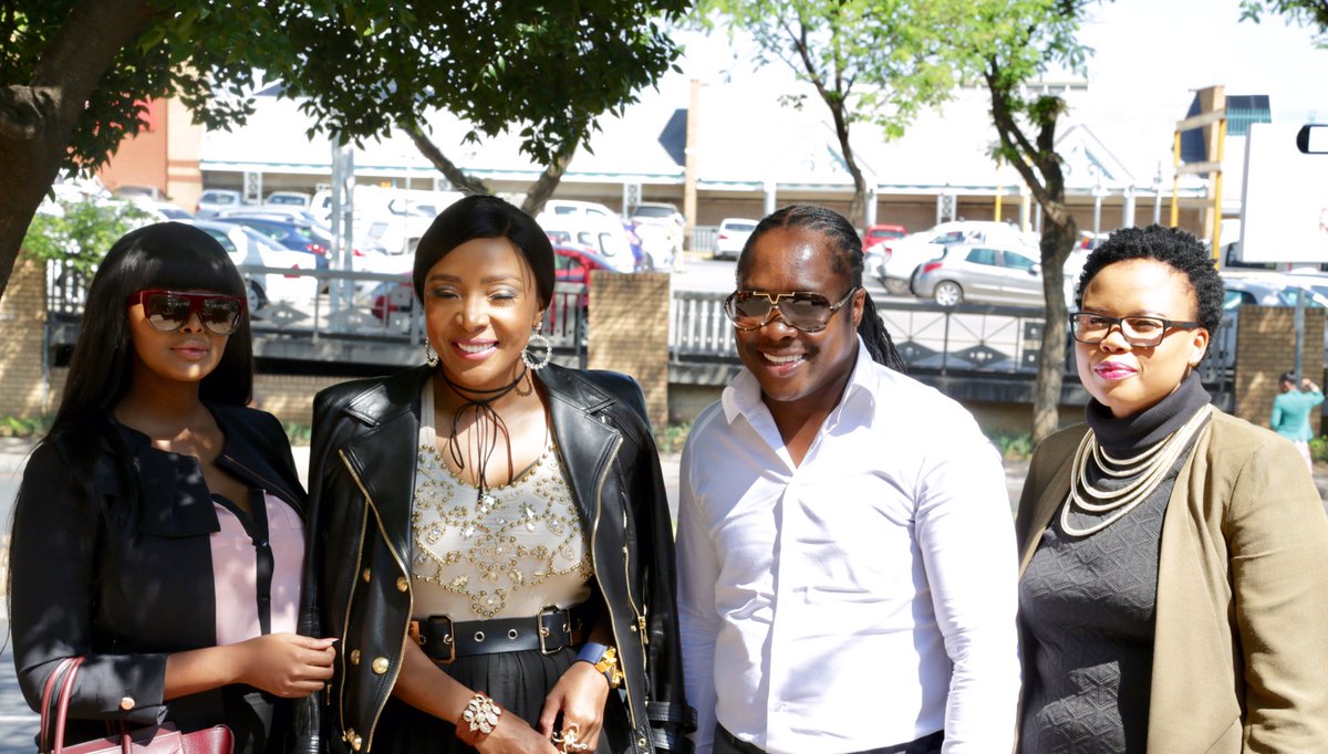 UyandaM's tweet image. Cheers to my great friends for always being there for me all the way🎊💓😘 @Simps_majola @SinazoYolwa &amp;amp; @Pheladimoatshe 💞  #UyandaItsOn