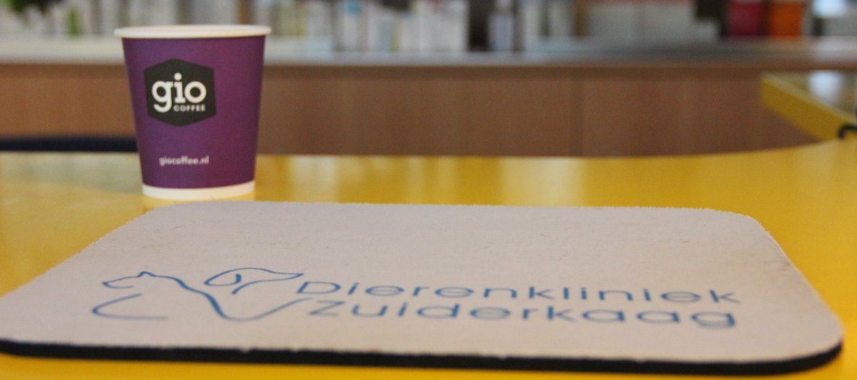 GioCoffeeNL's tweet photo. Bij Dierenkliniek Zuiderkaag start geen dag meer zonder Gio Coffee. Met de door hun gekozen #koffiemachine vangen ze de 'ochtendspits' bij de #koffiemachine op. Lees in de klantcase welke #koffiemachine het is! https://t.co/j2S8T2ePUK https://t.co/6DeAu9EYF5