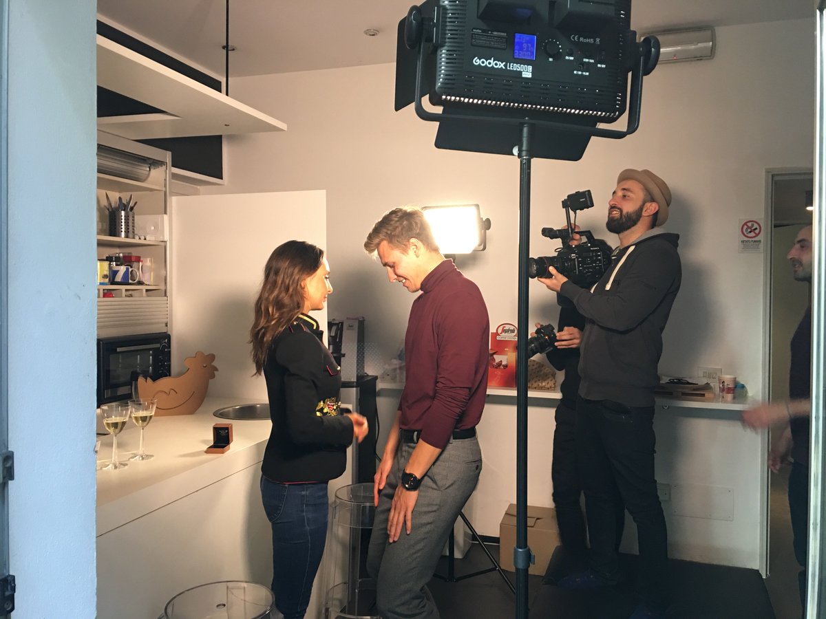 papername's tweet photo. anticipazione #papername.com #backstage video nuova campagna https://t.co/p2l6hmVzZF