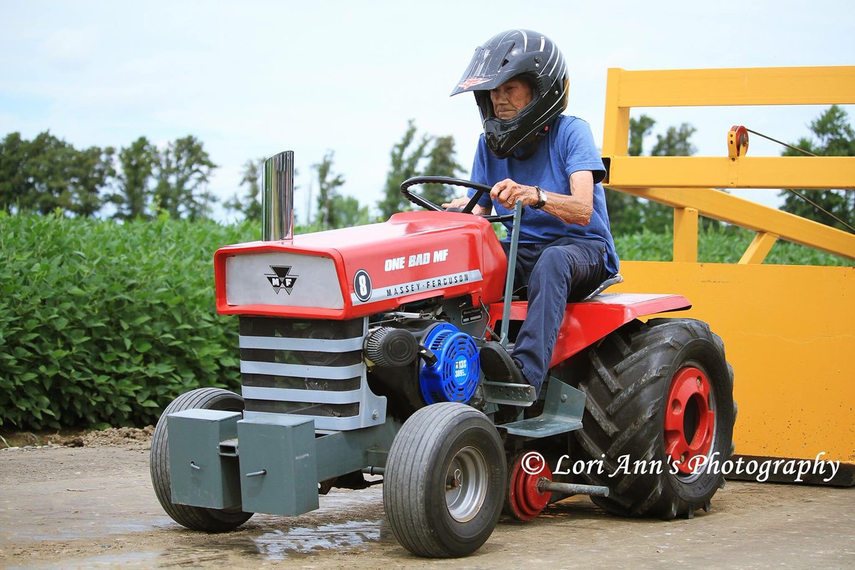 BonneauRichard's tweet photo. Essex Kent garden tractor pullers #fullpull17 https://t.co/0gHJ1EgblA