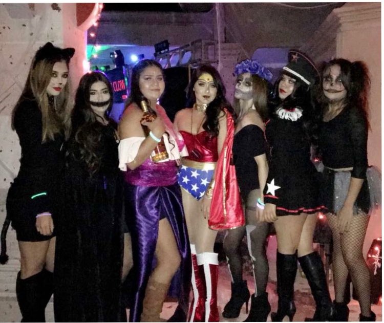 Maytea99's tweet photo. #Halloweeknd 🕷 https://t.co/UKeNSFdRmU