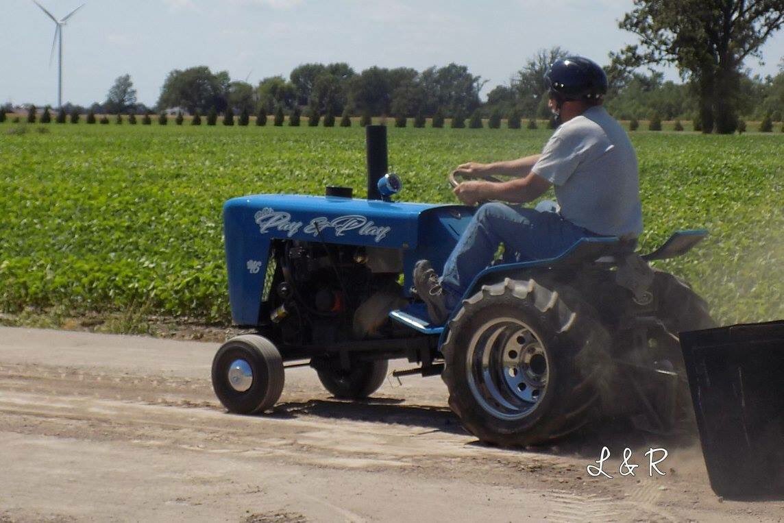 BonneauRichard's tweet photo. Essex Kent garden tractor pullers #fullpull17 https://t.co/KoA905v4tU