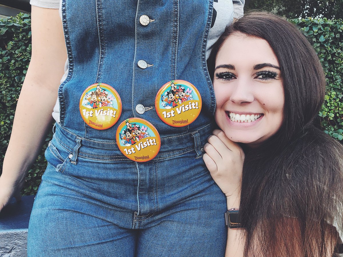 anniidill's tweet photo. Since I’m just so excited I’ll post it here on twitter too, I’m gonna be an aunt to TRIPLETS!!!💛👶🏼👶🏼👶🏼 https://t.co/VXJXp8ZohY