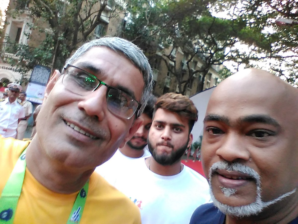 BeniwalBagtaram's tweet photo. #CustomsHalfMarathon Chanced upon to meet Vinod Kambli, legendary kricketar. Had selfies. https://t.co/5Z4DCQF5T0