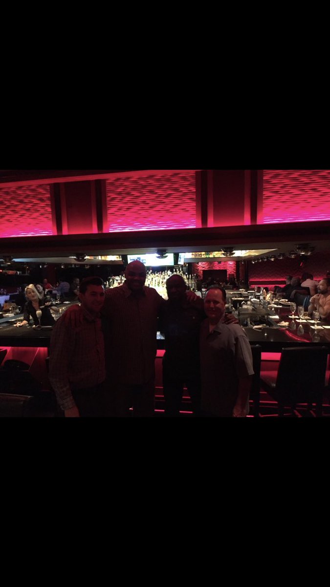 S_TATE_02's tweet photo. Hard to see but got but to meet two Arizona greats tonight in Charles Barkley and Roy Green #azlegends https://t.co/cP6fCZXLsP
