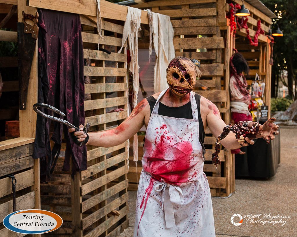 TourCentralFL's tweet photo. Thank you @BuschGardens for another awesome @howloscream season! #NoWhereToHide #HowlOScream #HOS17 https://t.co/h5s0sRXfGK