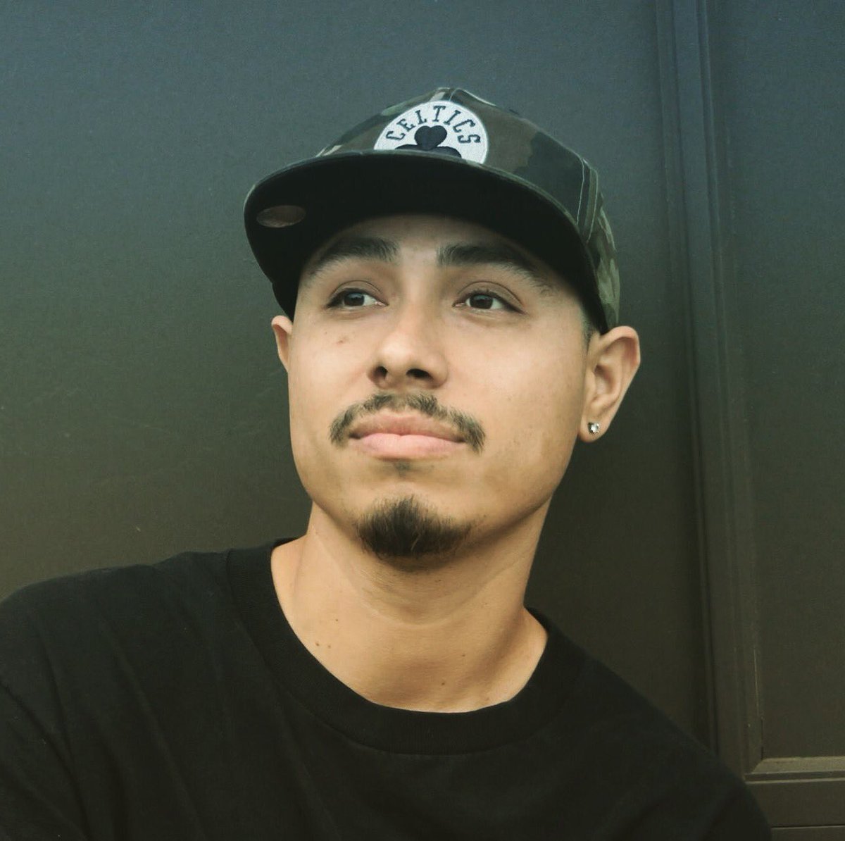 Da_Rebal's tweet photo. Worry Less, Smile More....
#lifeisgood #blessedsunday #BlessedAndGrateful #orangecounty #artist #chicano #rap #lilmoco #lilrob #motivation https://t.co/YlLkdISLBk