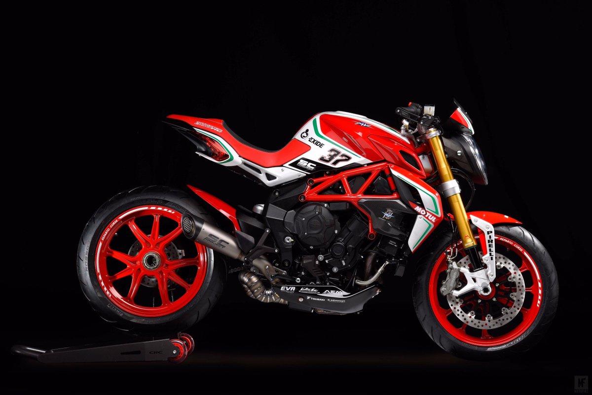 wearemotofire's tweet photo. The limited edition MV Agusta Dragster 800 RC is predictable, but still beautiful 

Full Story - https://t.co/C1anK3Sk9U 

#fireitup https://t.co/FAMTIMp11w