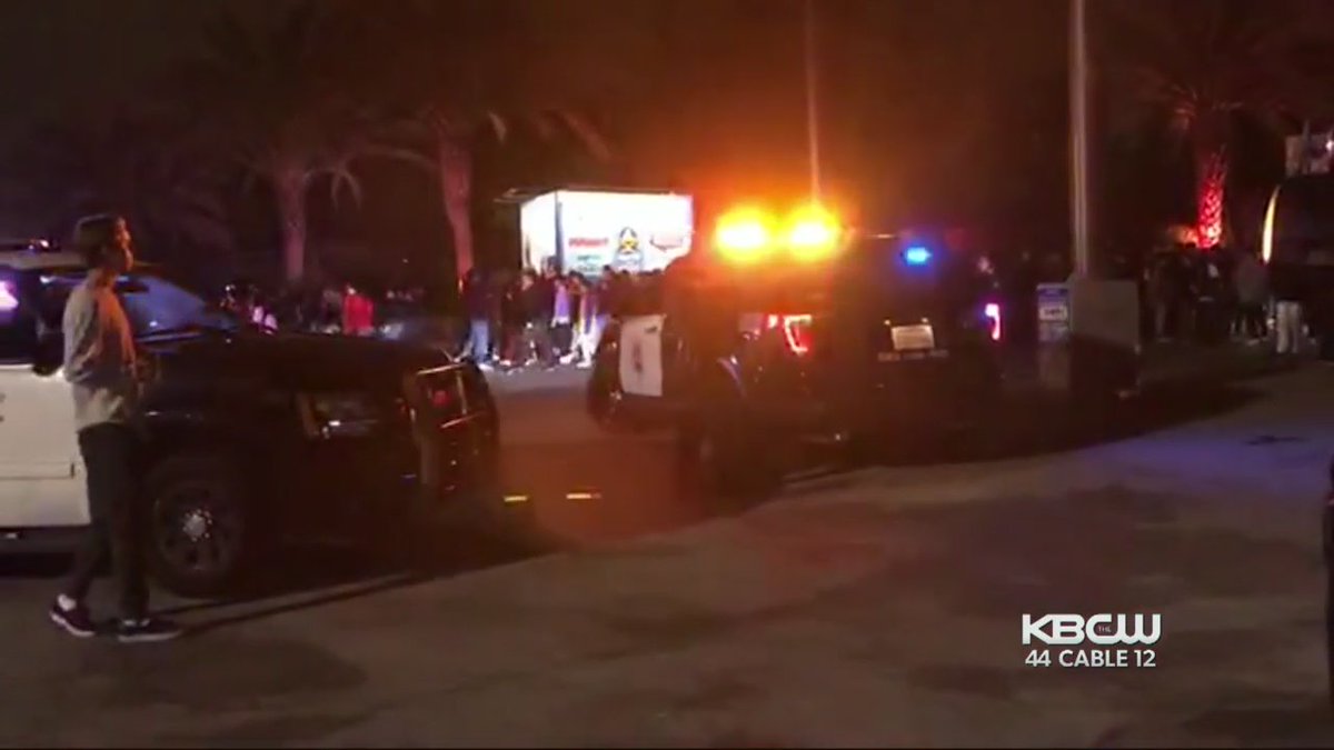 TheIndie105's tweet photo. .@CAGreatAmerica increases security after chaotic night of teen fights, cell phone thefts at #HalloweenHaunt https://t.co/mdxq3Yv8ag https://t.co/ZhAJsFOvFz