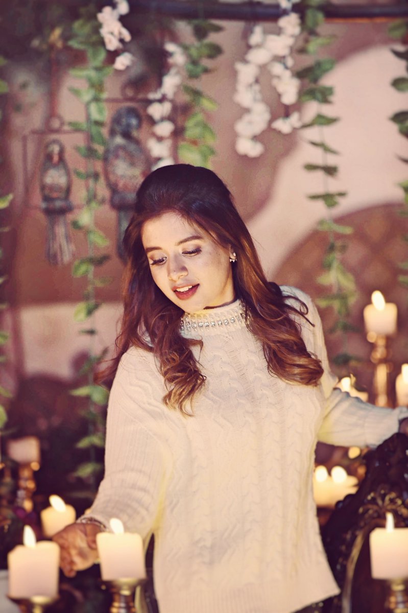 Aishwarya_TM's tweet photo. #SamaaPyaarKa #WhenInLove 🥀
Collaborating music from two worlds.
#DosIdiomas #Spanish #हिन्दी https://t.co/TTe66sYTYE