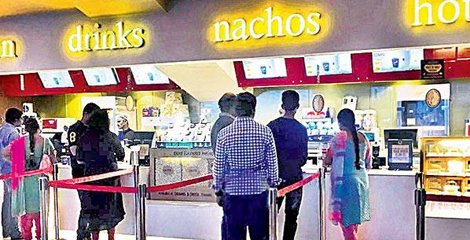 SakshiNews's tweet photo. మల్టీ దోపిడీ!
https://t.co/Mpwrtyzsl1
#multiplextheatres #Robbery #priceeffect #Popcorn https://t.co/Ho5SX6MRqe
