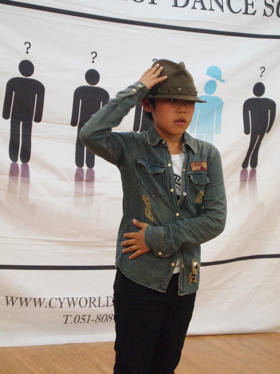 sweetJEAWz's tweet photo. เหมือนอูจิน born to be มาเพื่อการเป็นไอดอ��� เป็นนักร้อง นักเต้นตามที่น้องมันตั้งเป้าหมายไว้อ่ะ เดินสายออกรายการต่างๆตั้งแต่เด็กเลย นับถือใจ https://t.co/645vUIr4m6