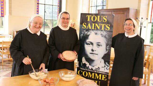 DiocesedeBayeux's tweet photo. #Bayeux. Le gâteau de la #Toussaint revient avec « de la #joie » #Bénédictines  | via @ouestfrance https://t.co/uvqqoSBXZi https://t.co/oiC8saUmny
