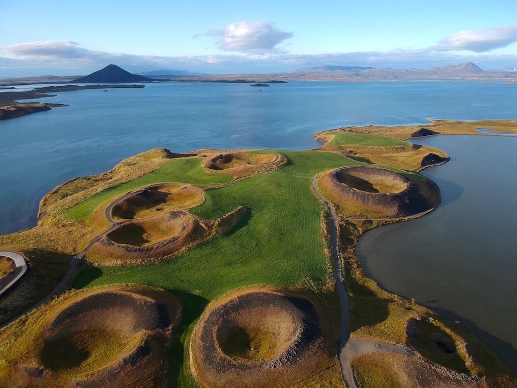 VagamundosViaje's tweet photo. Los paisajes de #Islandia son sorprendentes: la explicación de cómo se crearon, incluso más. Te hablamos de algunos! https://t.co/hiSNVqVFk1 https://t.co/hXn2ASrV8E